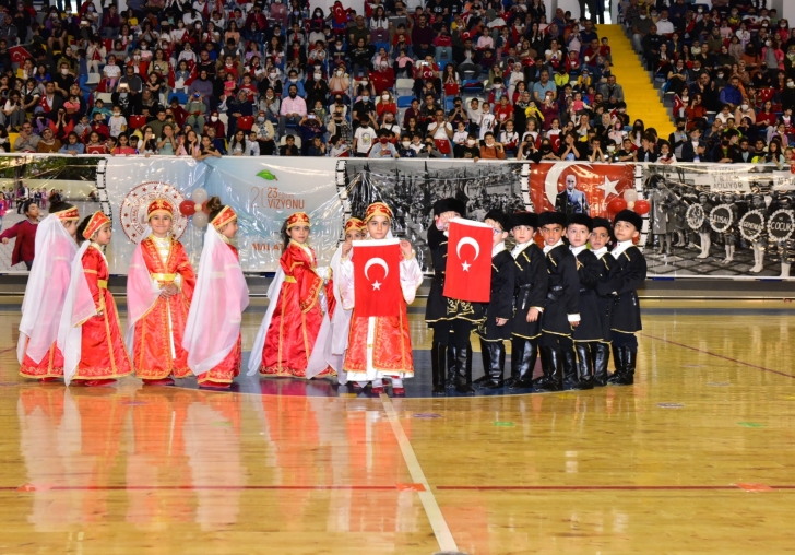 Vali Baruş, Koltuğunu Küçük Vali Baştürke Devretti