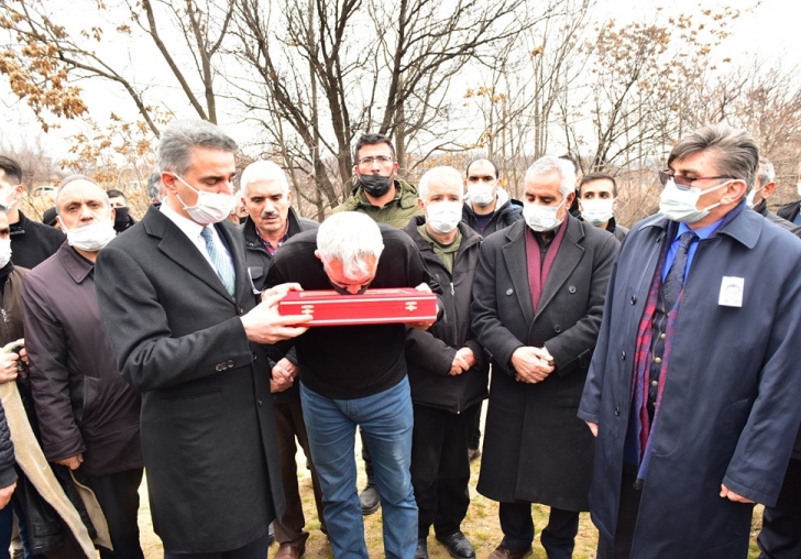 Vali Baruş, Polis Memuru  Ferhat Özcanın Cenaze Törenine Katıldı