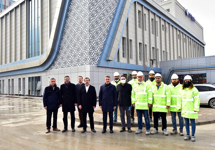 Vali Baruş Yapımı Devam Eden Battalgazi Devlet Hastanesinde İncelemelerde Bulundu