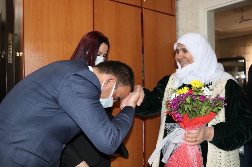 Vali Hacıbektaşoğlu, şehit yakınlarını yalnız bırakmadı
