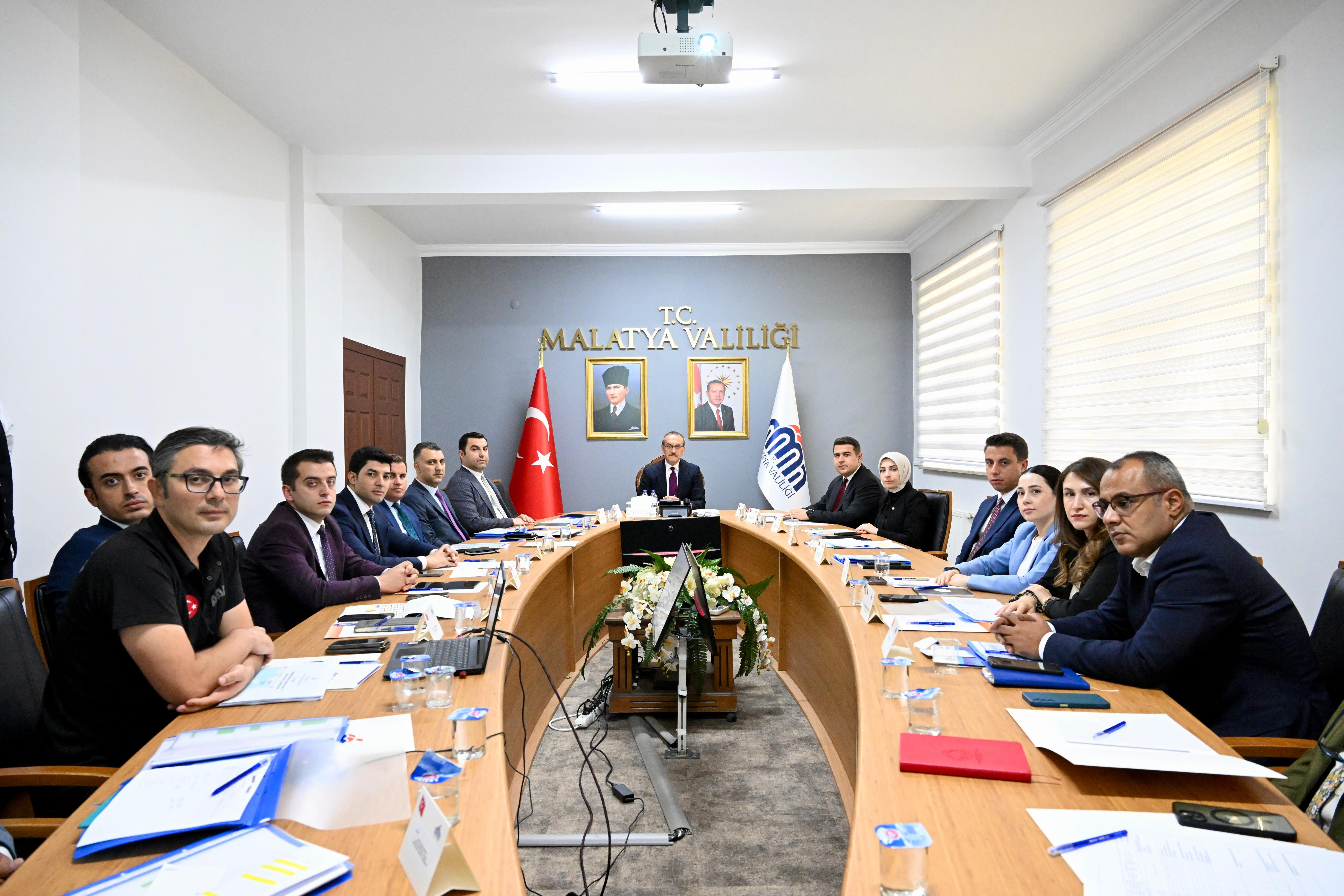 Vali Seddar Yavuz Başkanlığında: "Kırsal Konutların Altyapı ve Üstyapı Değerlendirme" Toplantısı Gerçekleştirildi