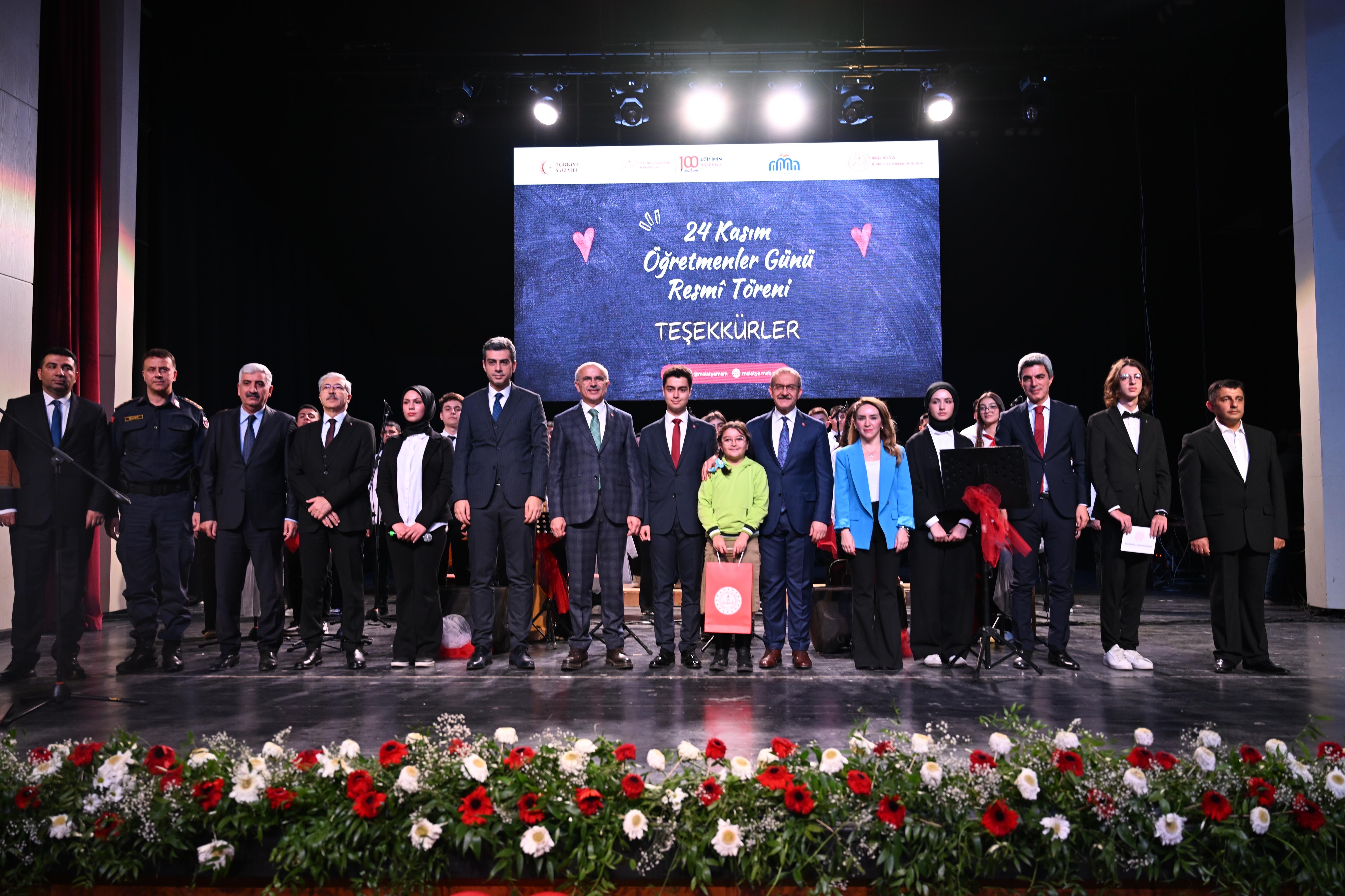 Vali Yavuz’dan Öğretmenlere Özel Mesaj: “Eğitim Bir Değerler Bütünüdür”