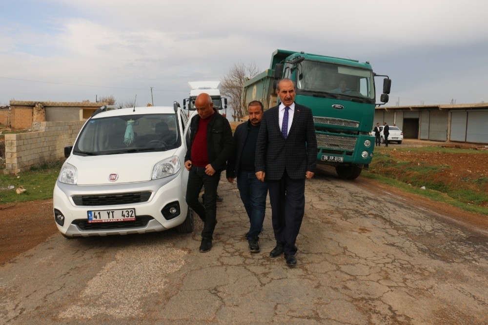 Yalçınkaya, kırsaldaki yol çalışmalarını inceledi
