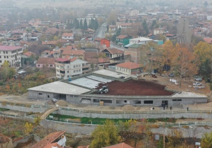 Yeşilyurt güreş sahası inşaatı hızla ilerliyor