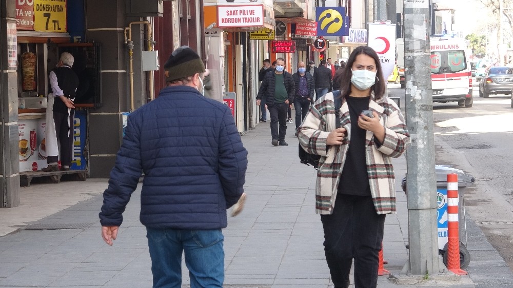 Zonguldak´ta caddeler boş kaldı
